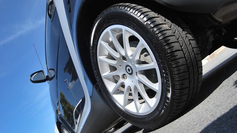 Quels sont les critères pour évaluer un bon pneu auto ?